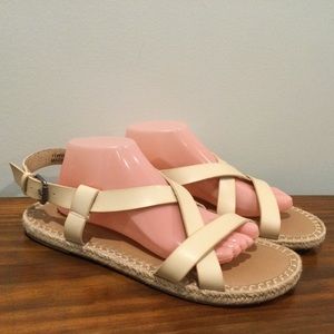 11 Extra Wide Torrid Leather Ivory Strappy Sandals